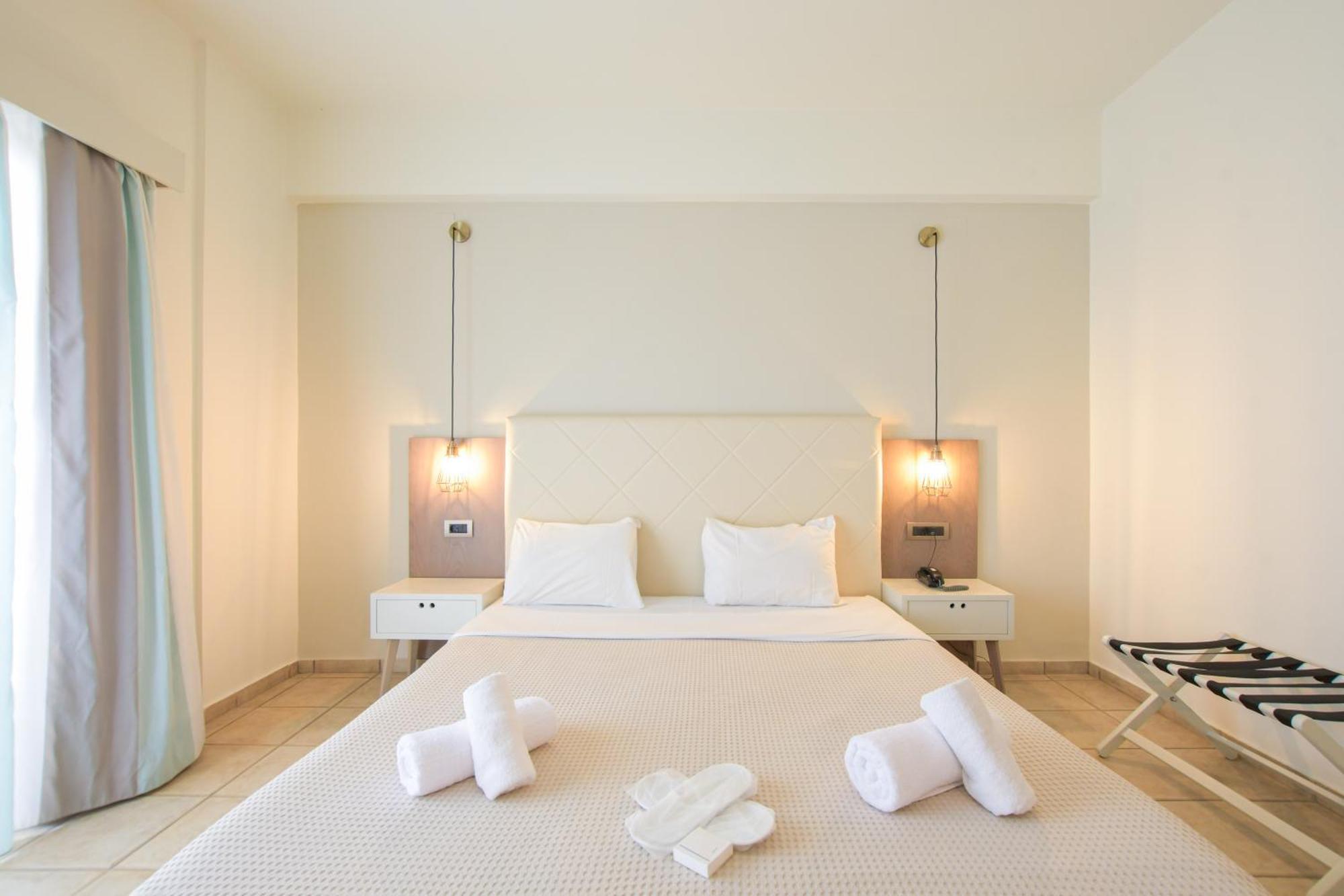 Hotel Bay By Omilos 4*